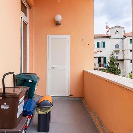 Piazza Sforzini Cozy Apartment Near The Sea! Ліворно Екстер'єр фото
