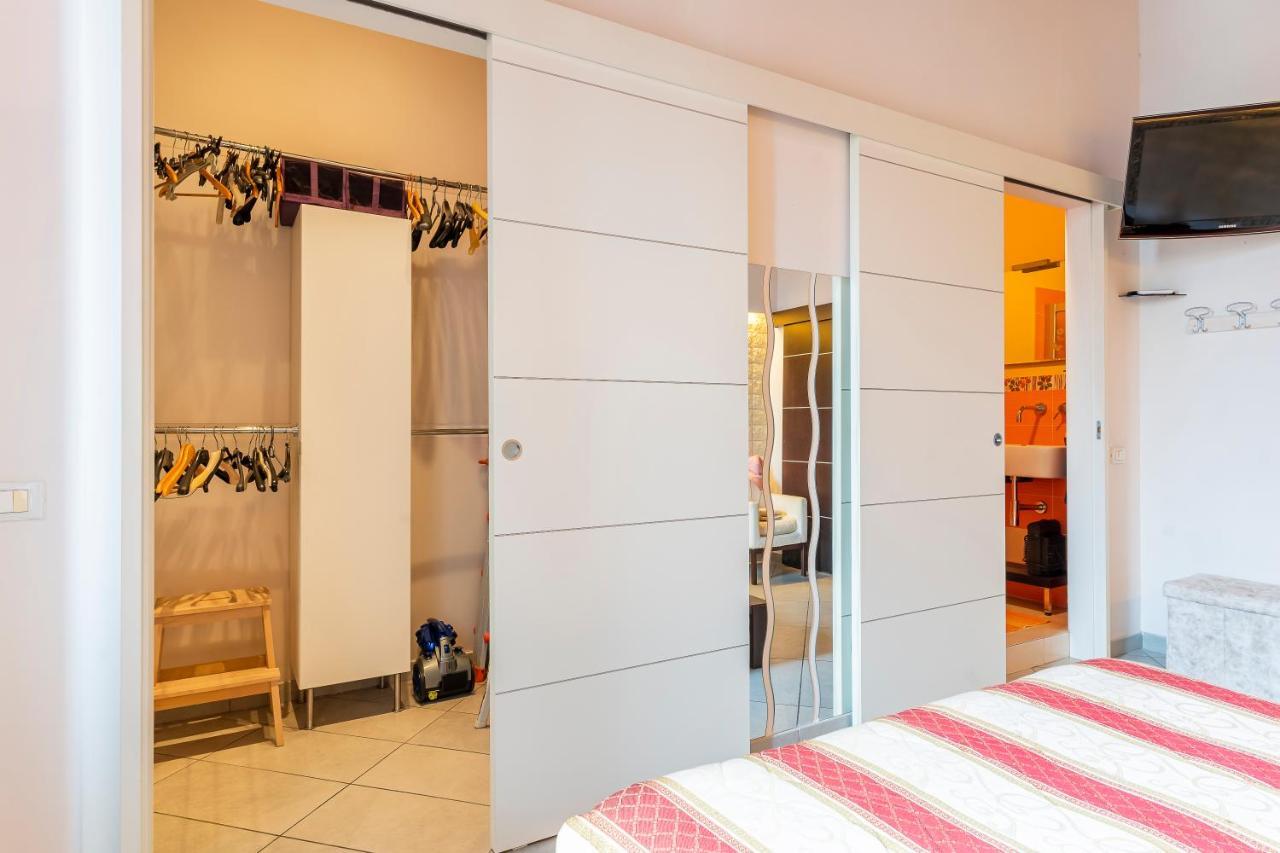 Piazza Sforzini Cozy Apartment Near The Sea! Ліворно Екстер'єр фото
